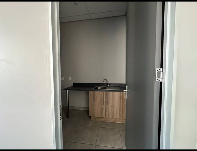 155.30M² OFFICE TO LET IN ECO PARK ESTATE